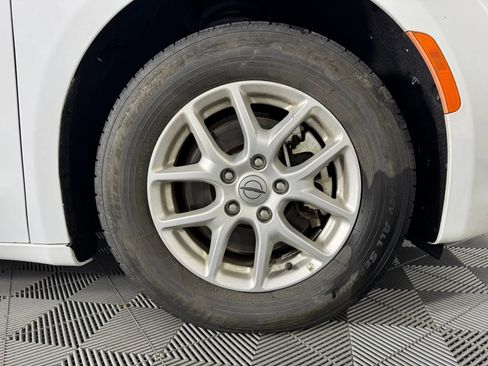 Used 2022 Chrysler Voyager LX FWD image 45