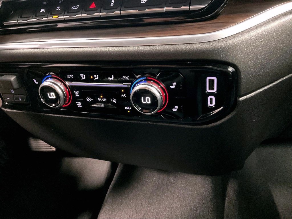 Used 2026 GMC Sierra 1500 SLT AWD/4WD image 26