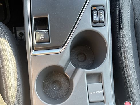 Used 2025 Subaru Crosstrek 2.0i Premium image 25