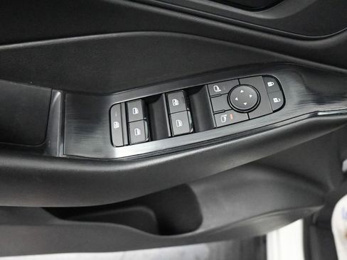 Used 2024 Nissan Rogue S image 29