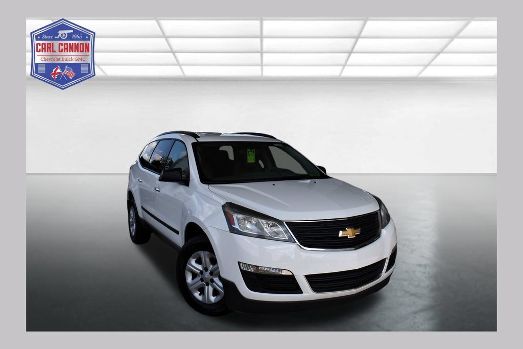 Used 2017 Chevrolet Traverse LS FWD image 1
