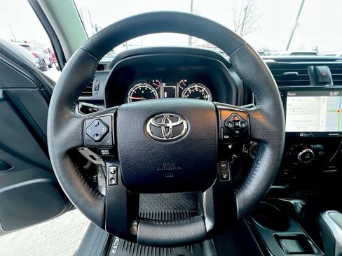 Used 2020 Toyota 4Runner TRD Off-Road Premium image 14