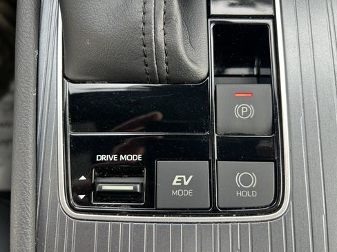 Used 2022 Toyota Sienna XSE w/ XSE Plus Package AWD/4WD image 36