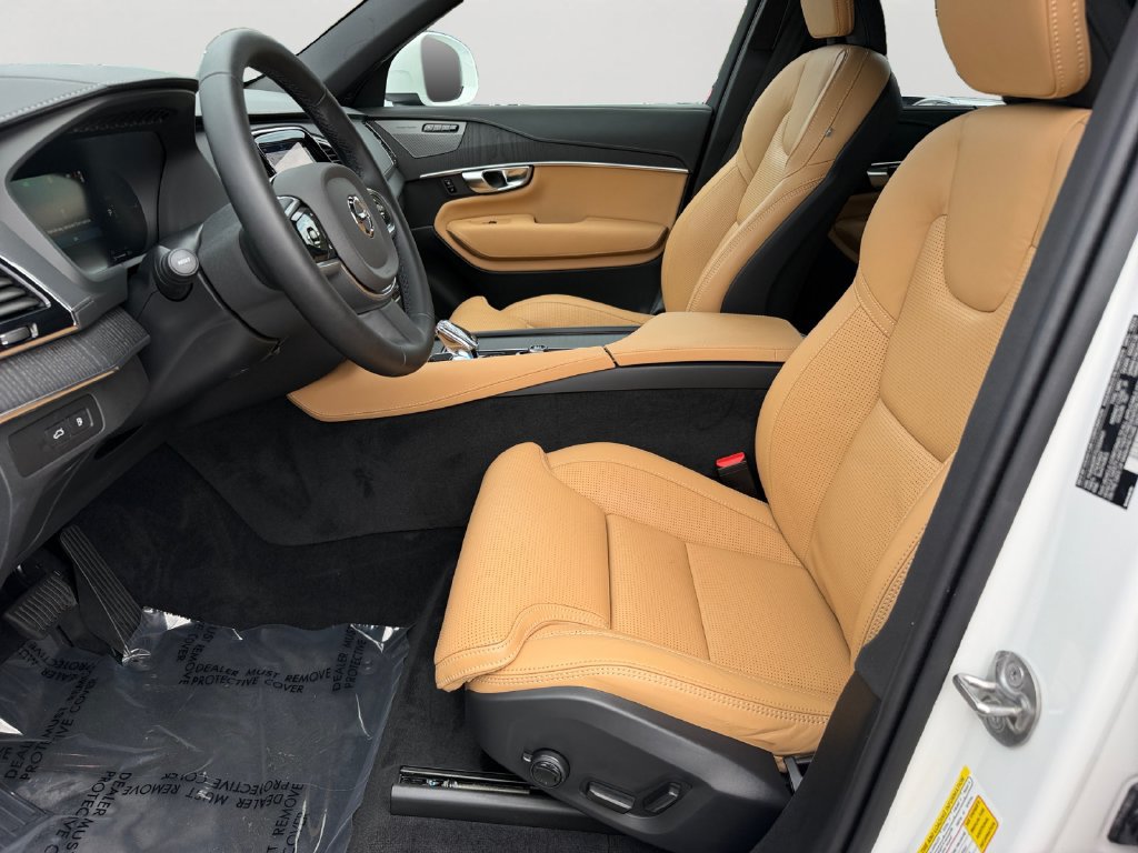 Certified 2025 Volvo XC90 T8 Ultra AWD/4WD image 16