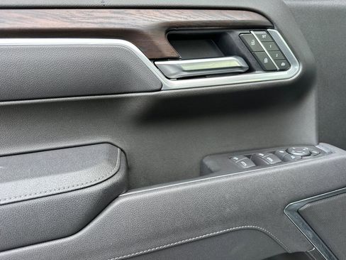 Used 2025 GMC Sierra 1500 SLT image 10