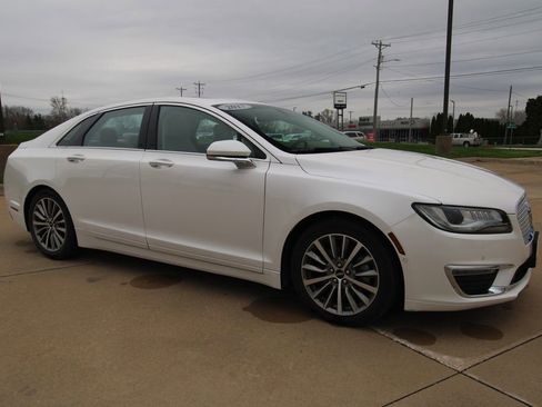 Used 2017 Lincoln MKZ Select w/ Technology Package image 3