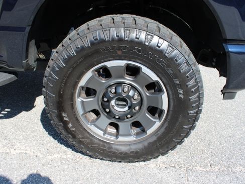 Used 2024 Ford F250 Lariat w/ Tremor Off-Road Package AWD/4WD image 12