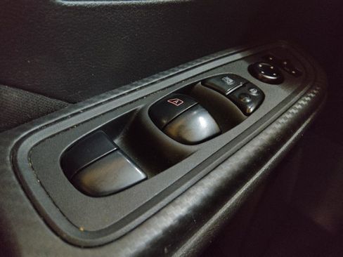 Used 2021 Nissan Versa SV FWD image 27
