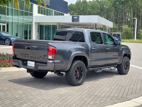 Used 2022 Toyota Tacoma SR5 RWD image 5