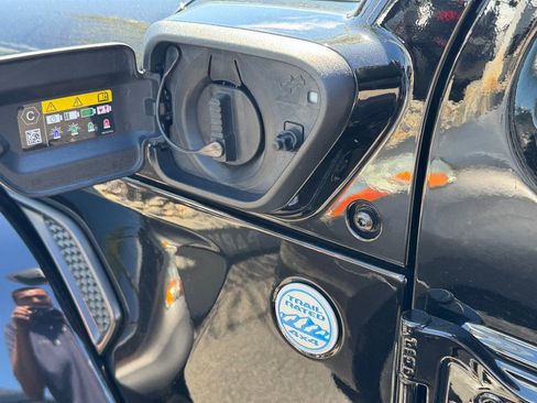 Used 2023 Jeep Wrangler Unlimited Sahara w/ Cold Weather Group image 17