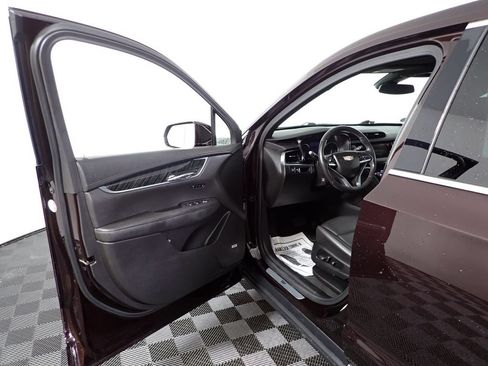 Used 2020 Cadillac XT6 Premium Luxury FWD image 21