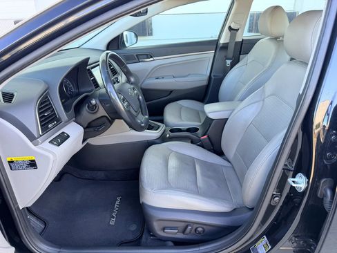 Used 2017 Hyundai Elantra Limited w/ Limited Tech Package 04 FWD image 10