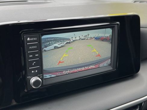 Certified 2025 Nissan Kicks S image 15