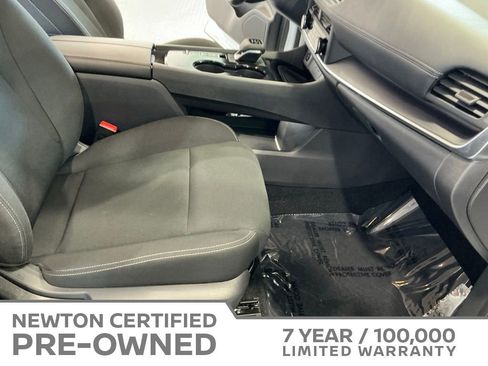 Used 2025 Nissan Rogue S FWD image 14