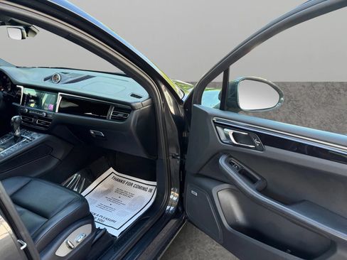 Used 2021 Porsche Macan AWD/4WD image 20