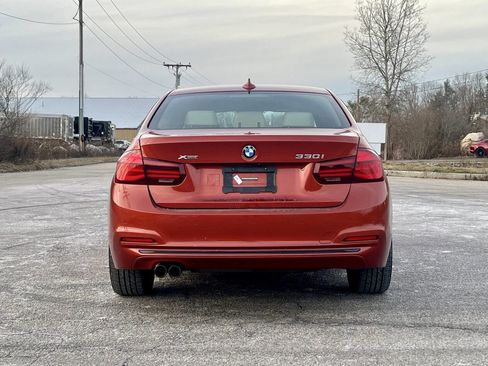Used 2018 BMW 330i xDrive Sedan w/ Premium Package image 4