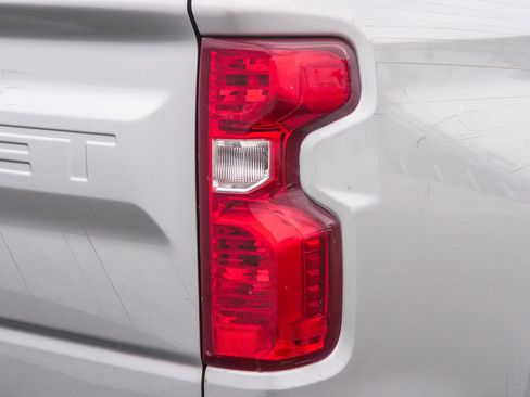 Used 2020 Chevrolet Silverado 1500 LT w/ Convenience Package AWD/4WD image 10