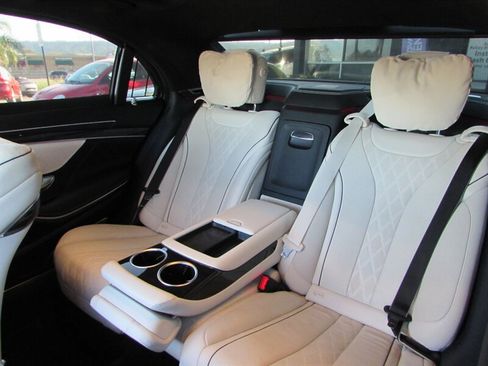 Used 2018 Mercedes-Benz S 560 4MATIC Sedan image 27