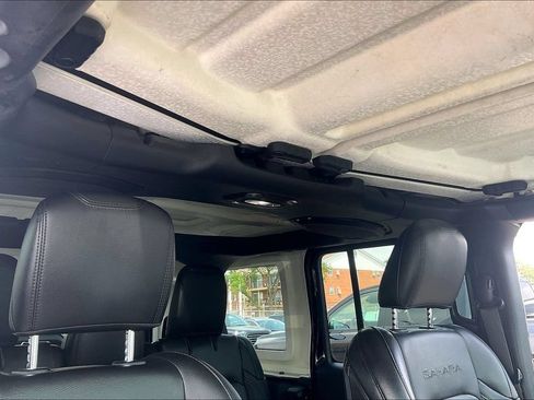 Used 2018 Jeep Wrangler Unlimited Sahara AWD/4WD image 20