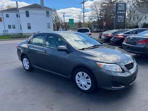 Used 2010 Toyota Corolla LE FWD image 1