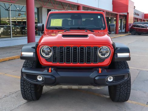 Used 2026 Jeep Gladiator Mojave AWD/4WD image 3