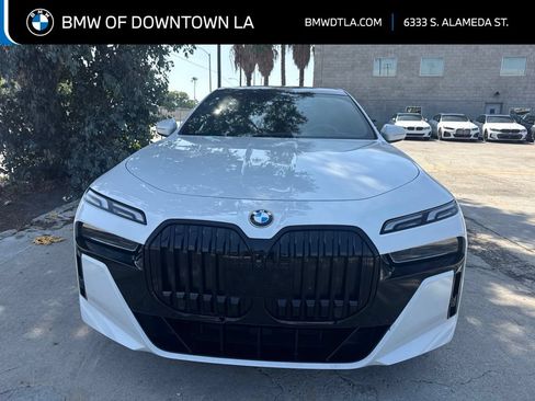 Used 2023 BMW 740i w/ Parking Assistance Package RWD image 1