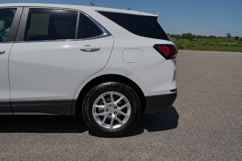 Used 2024 Chevrolet Equinox LT AWD/4WD image 13