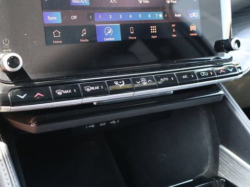 Used 2024 Jeep Wagoneer Series III AWD/4WD image 37