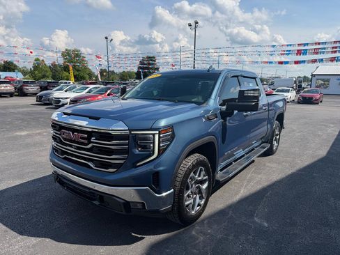 Used 2024 GMC Sierra 1500 SLT w/ SLT Convenience Package AWD/4WD image 11