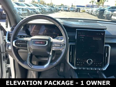 Used 2025 GMC Acadia Elevation image 17