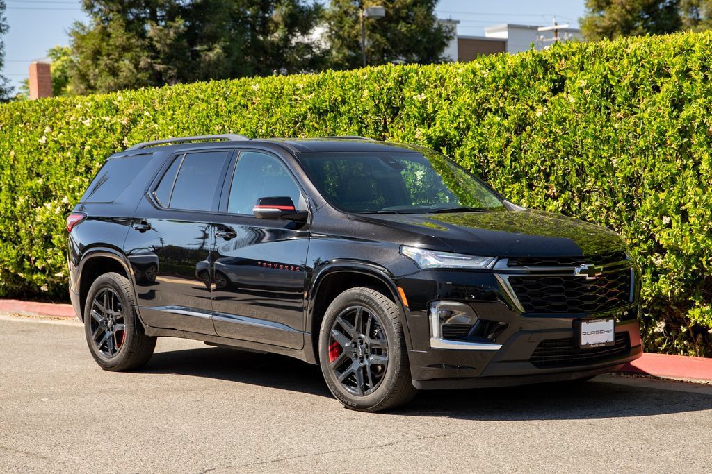 Used 2023 Chevrolet Traverse Premier w/ Redline Edition AWD/4WD image 1