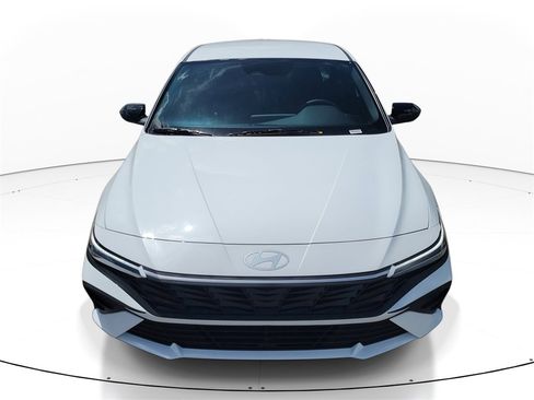 Certified 2025 Hyundai Elantra Sport image 2