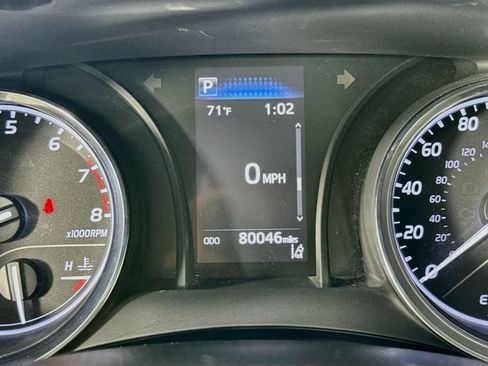 Used 2019 Toyota Camry SE FWD image 12