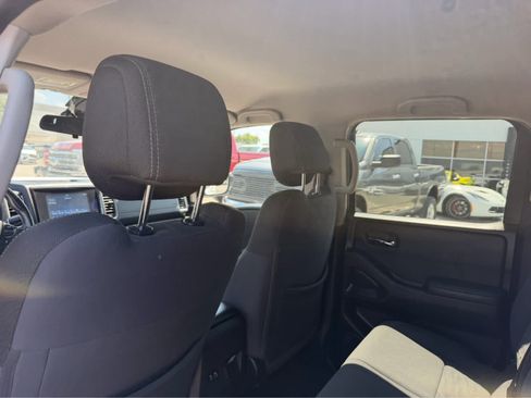 Used 2022 Nissan Frontier SV w/ Technology Package RWD image 24