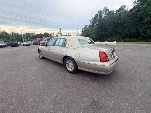 Used 1999 Lincoln Town Car Signature RWD image 38