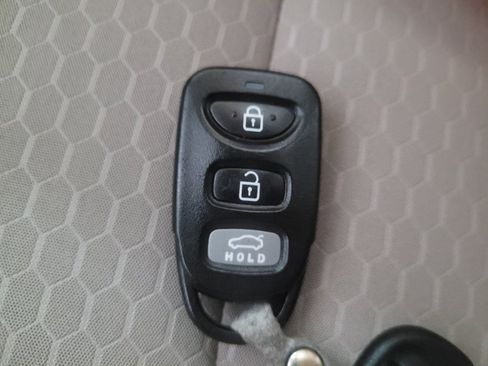 Used 2020 Hyundai Elantra SEL FWD image 32