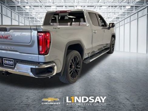 Used 2025 GMC Sierra 1500 SLT w/ SLT Premium Package image 9