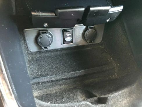 Used 2013 Toyota Avalon XLE Touring FWD image 21