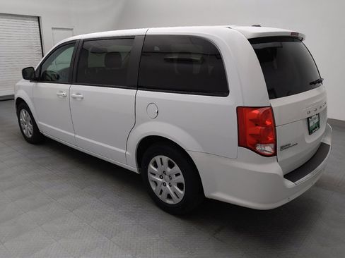 Used 2018 Dodge Grand Caravan SE w/ UConnect Hands-Free Group image 3