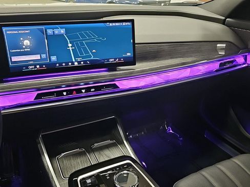 Used 2024 BMW 760i xDrive image 17