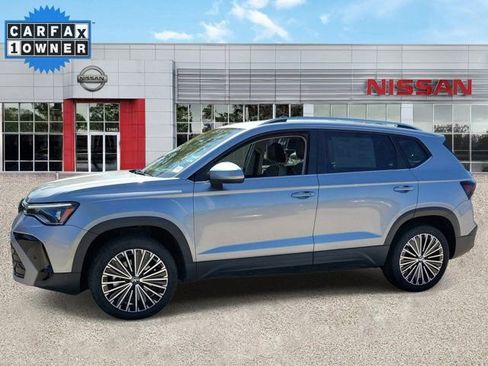 Used 2025 Volkswagen Taos SE FWD image 5
