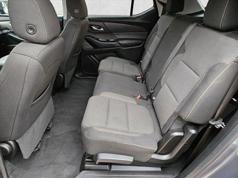 Used 2020 Chevrolet Traverse LS image 17