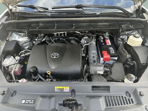 Used 2021 Toyota Highlander XLE image 27