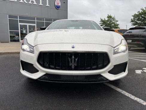 Used 2022 Maserati Quattroporte Modena RWD image 11