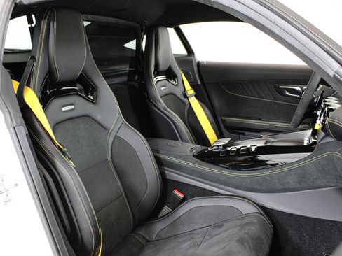 Used 2020 Mercedes-Benz AMG GT R image 28
