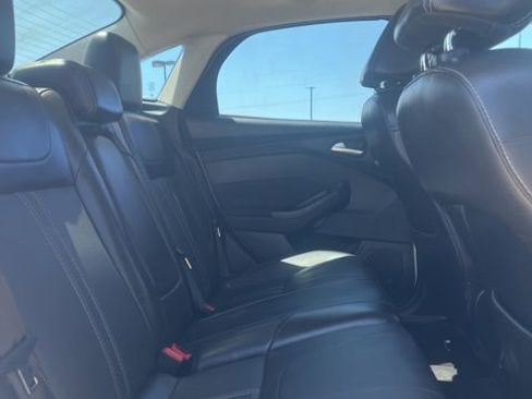 Used 2014 Ford Focus Titanium FWD image 28