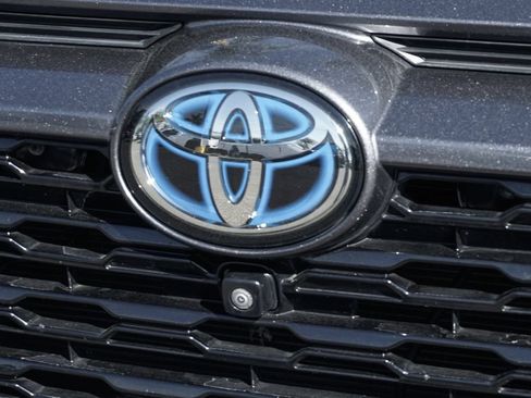 Used 2023 Toyota RAV4 XSE AWD/4WD image 50