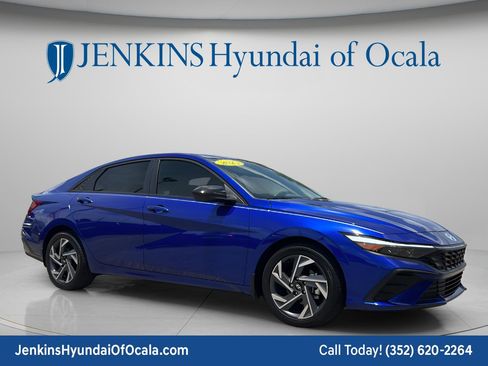 Certified 2025 Hyundai Elantra Sport FWD image 1