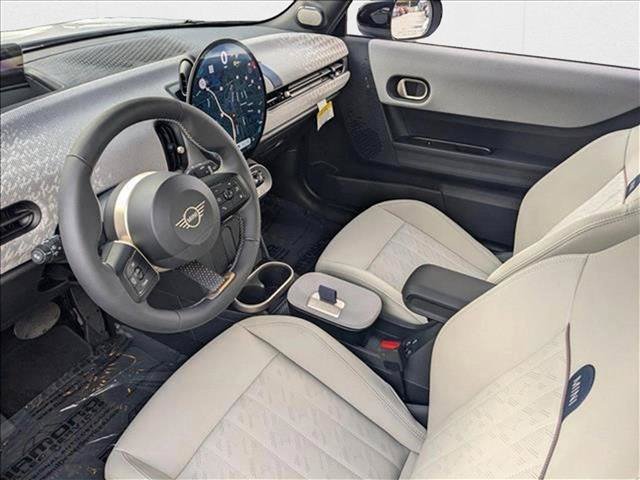 Used 2025 MINI Cooper 2-Door Hardtop FWD image 3