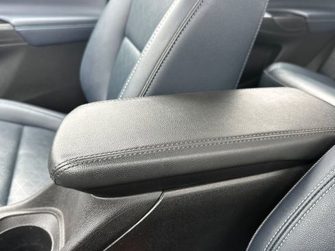 Used 2022 Chevrolet Bolt EUV LT w/ Convenience Package image 32